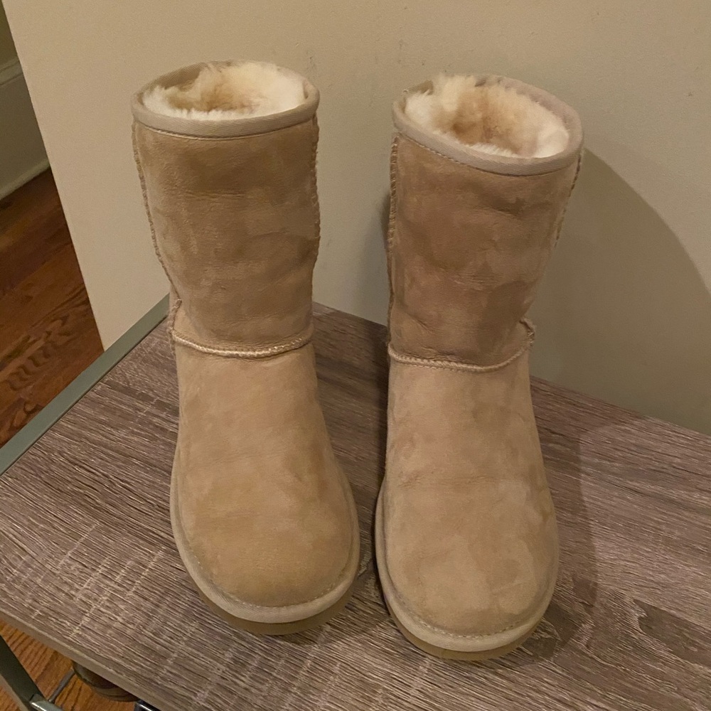 UGG Classic Short II Sand NWOT!!